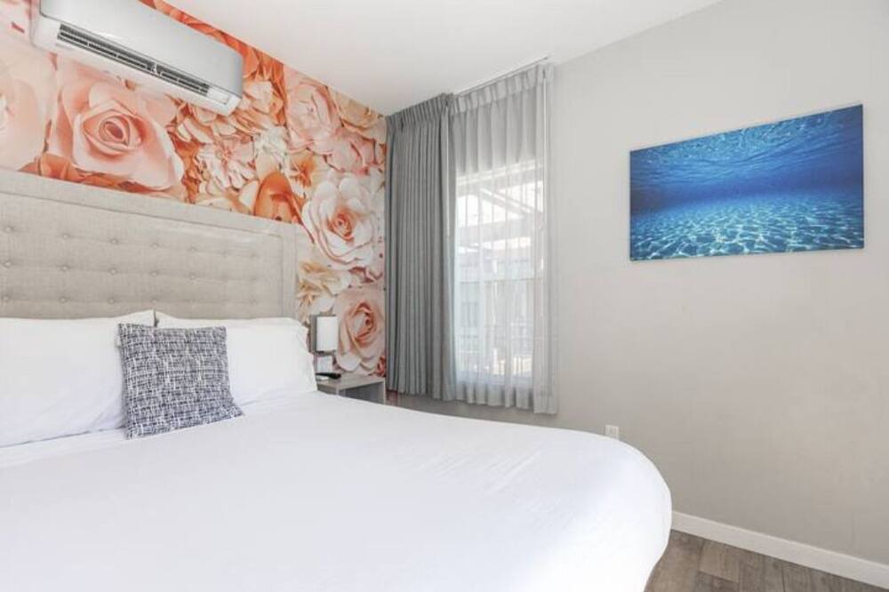 Photo of Bedroom in Midway District