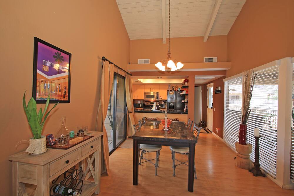 Photo of Livingroom in Indian Wells