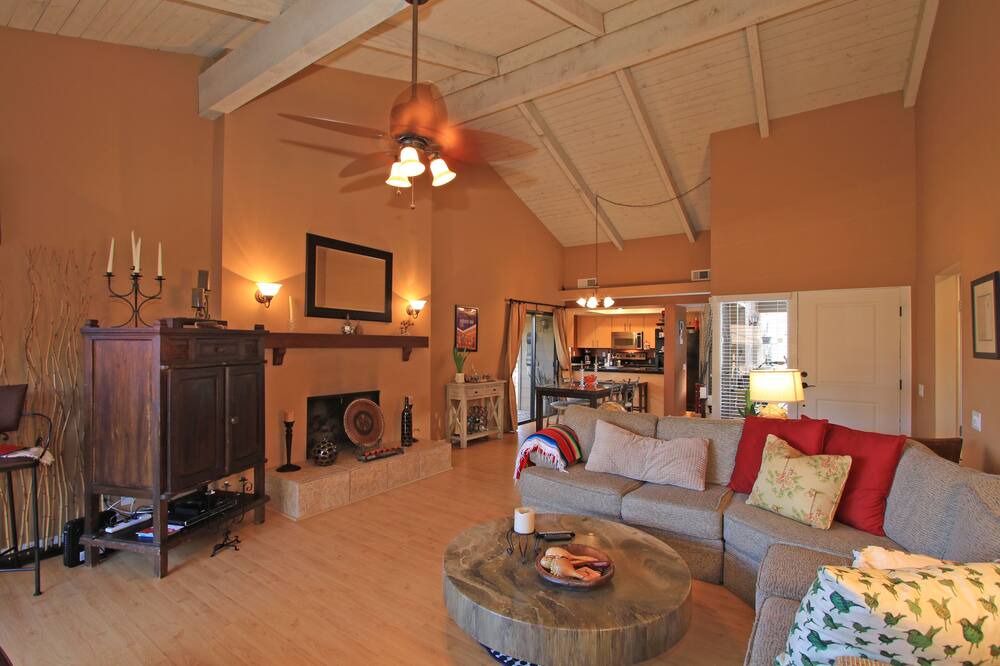 Photo of Livingroom in Indian Wells