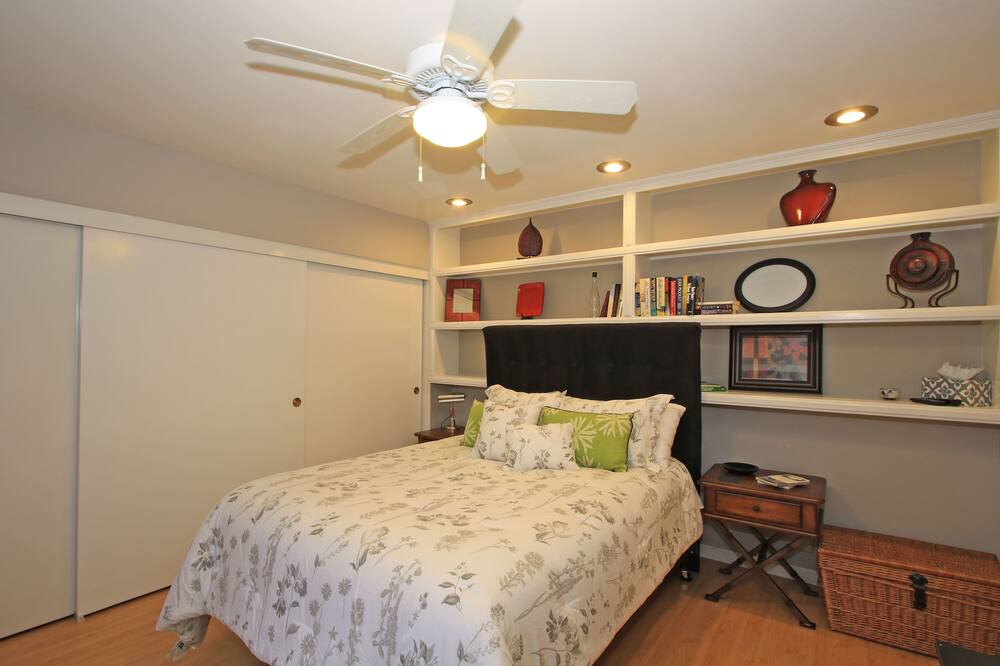 Photo of Bedroom in Indian Wells