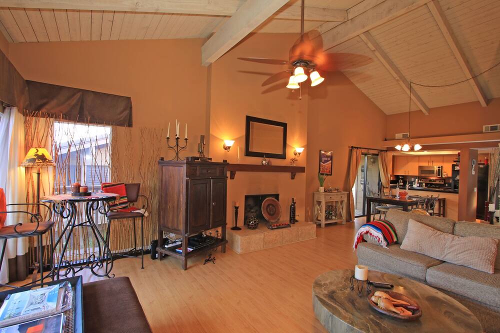 Photo of Livingroom in Indian Wells
