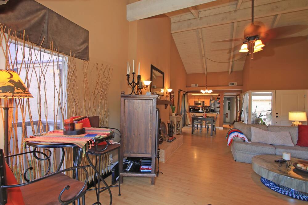 Photo of Livingroom in Indian Wells