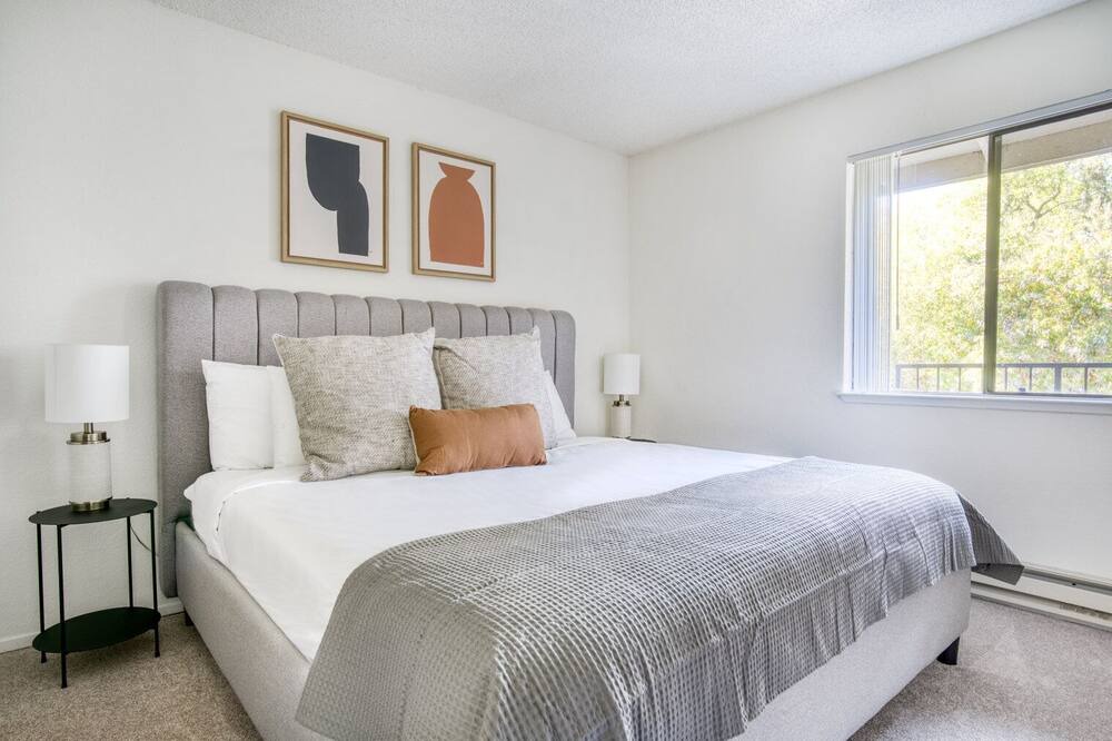 Photo of Bedroom in Fremont