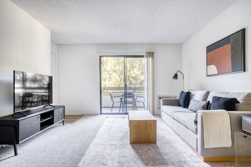 Photo of Livingroom in Fremont