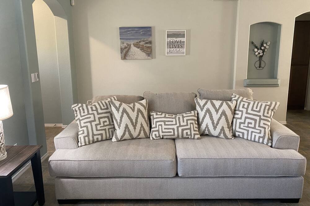 Photo of Livingroom in Lake Havasu City