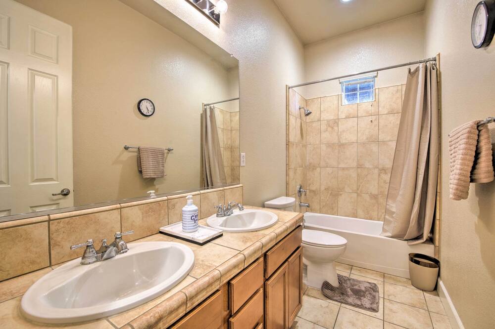 Photo of Bathroom in South Bechelli