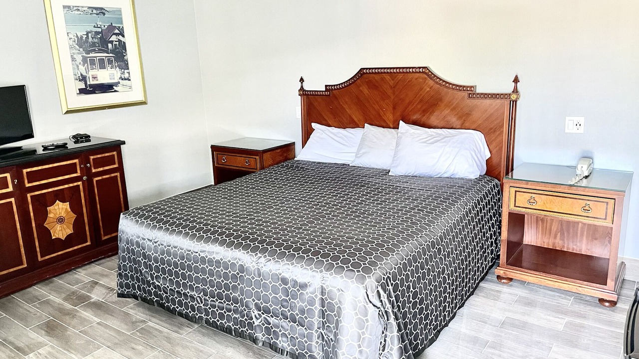 Photo of Bedroom in Downtown