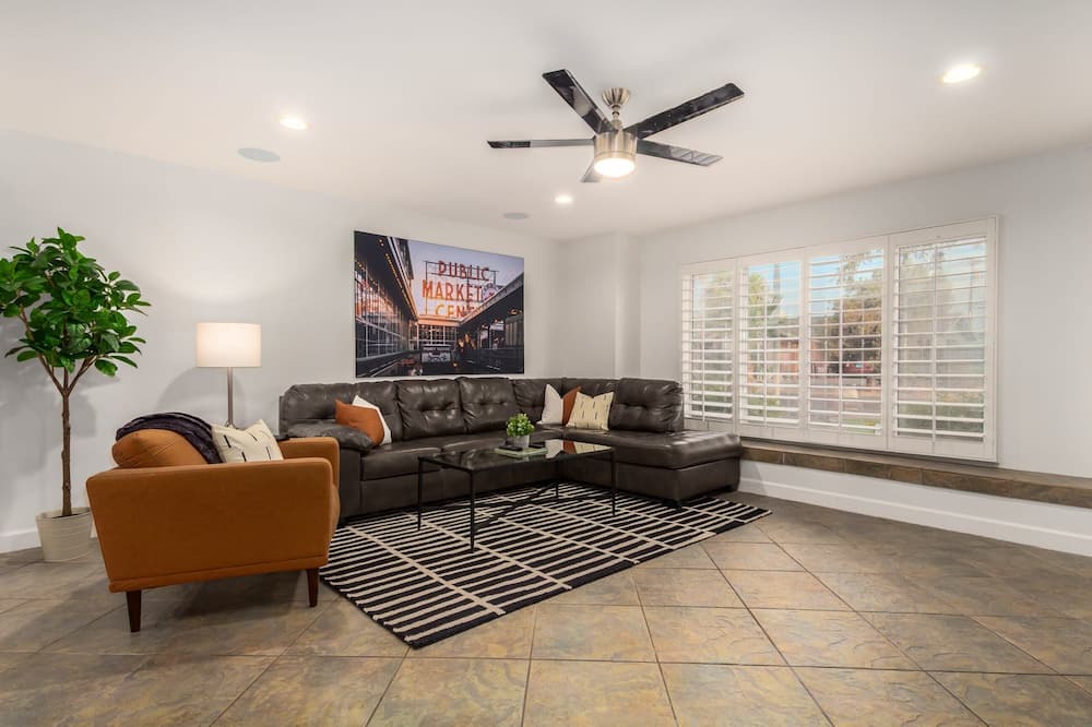 Photo of Bedroom in Scottsdale Estates Nine