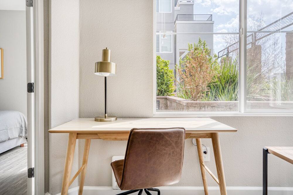 Photo of Bedroom in Emeryville