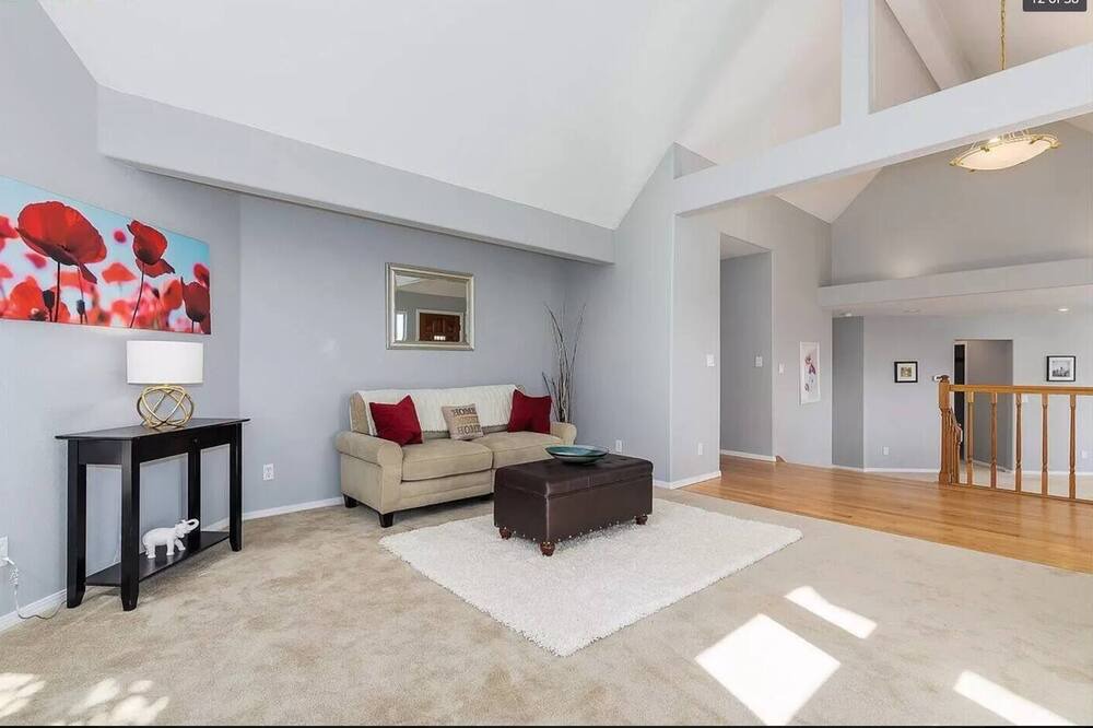 Photo of Livingroom in El Sobrante