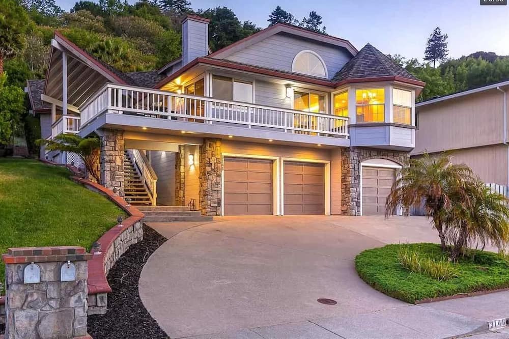 Photo of Outdoor in El Sobrante
