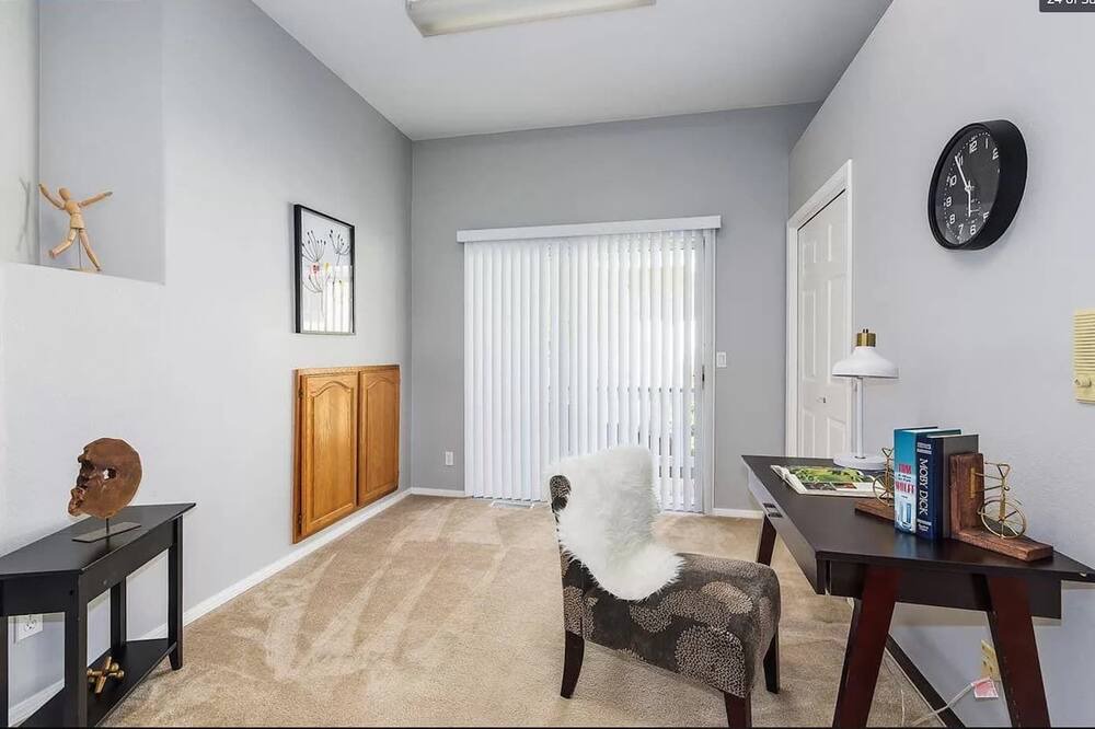 Photo of Bedroom in El Sobrante