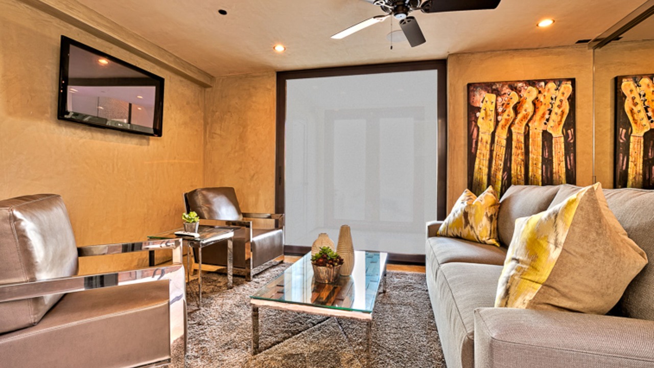 Photo of Livingroom in West Newport