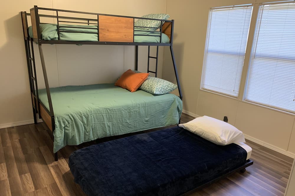 Photo of Bedroom in Holiday Shores