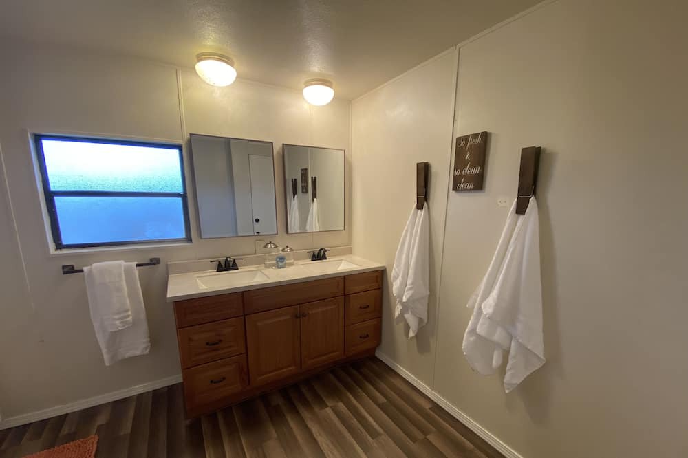 Photo of Bathroom in Holiday Shores