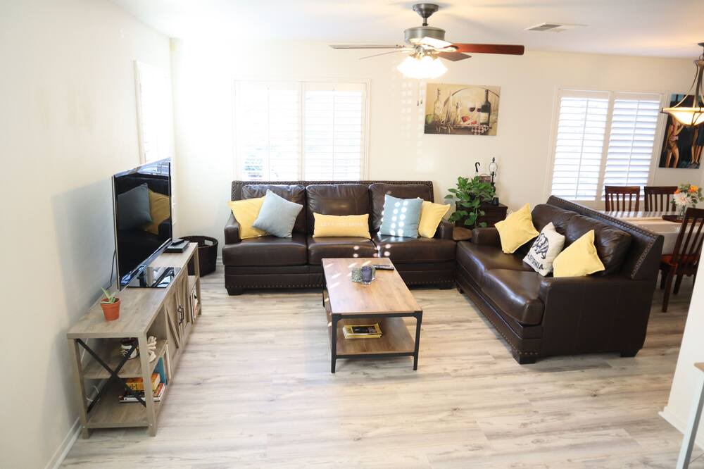 Photo of Livingroom in Lake Elsinore