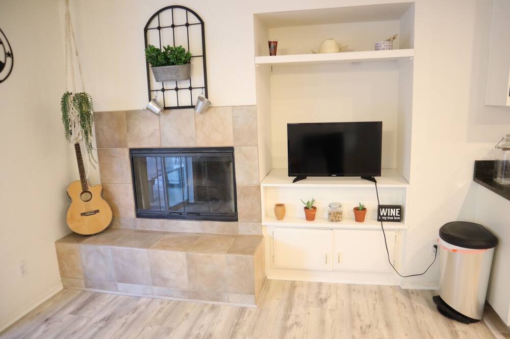 Photo of Livingroom in Lake Elsinore