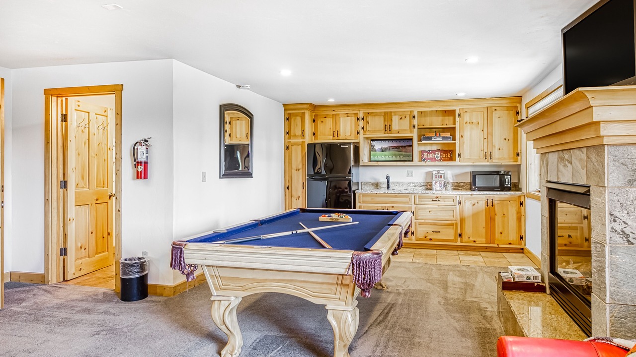 Photo of Bedroom in Lake Forest