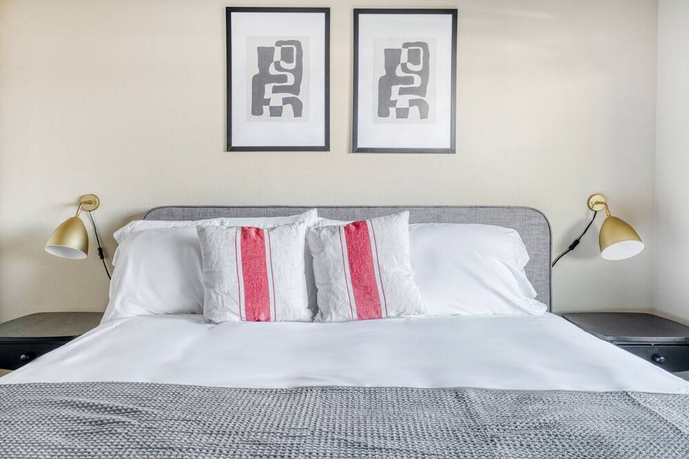 Photo of Bedroom in East San Mateo