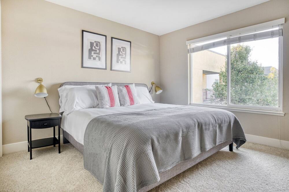 Photo of Bedroom in East San Mateo