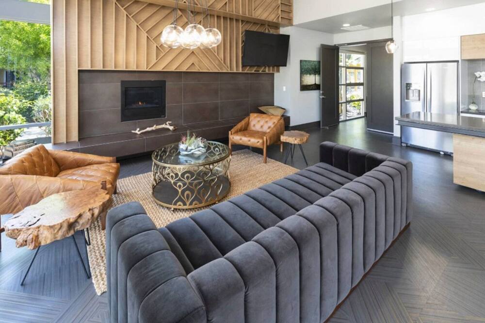 Photo of Livingroom in East San Mateo