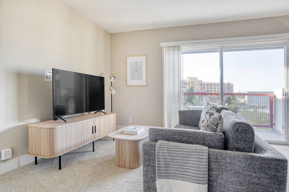 Photo of Livingroom in East San Mateo