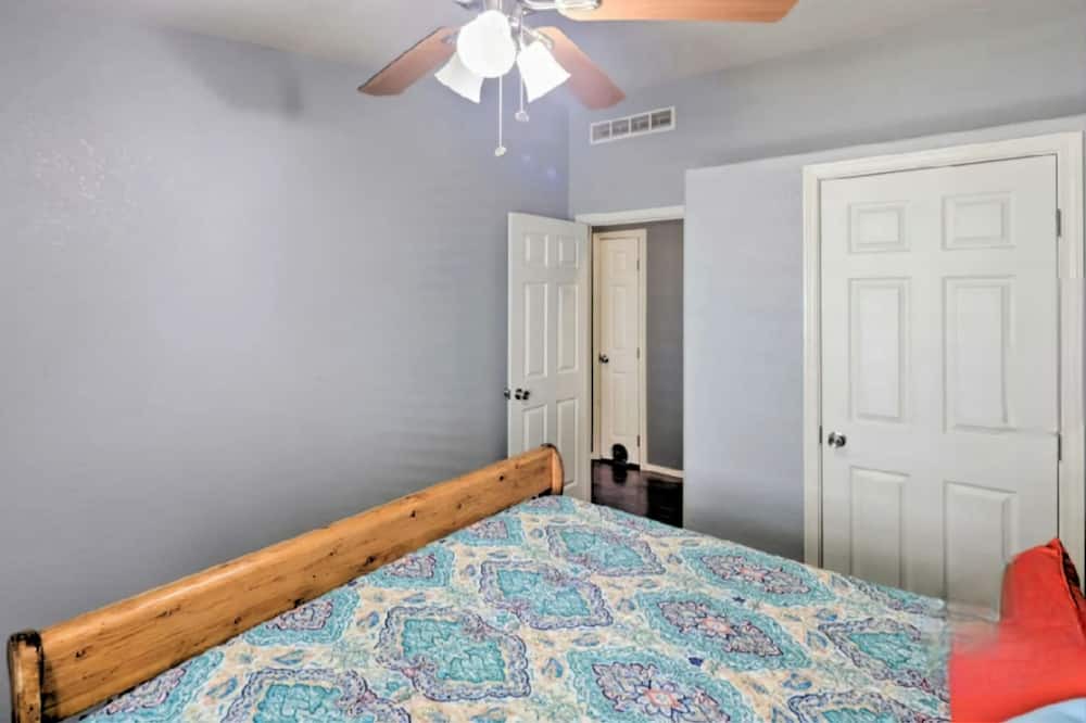 Photo of Bedroom in Cienega Springs