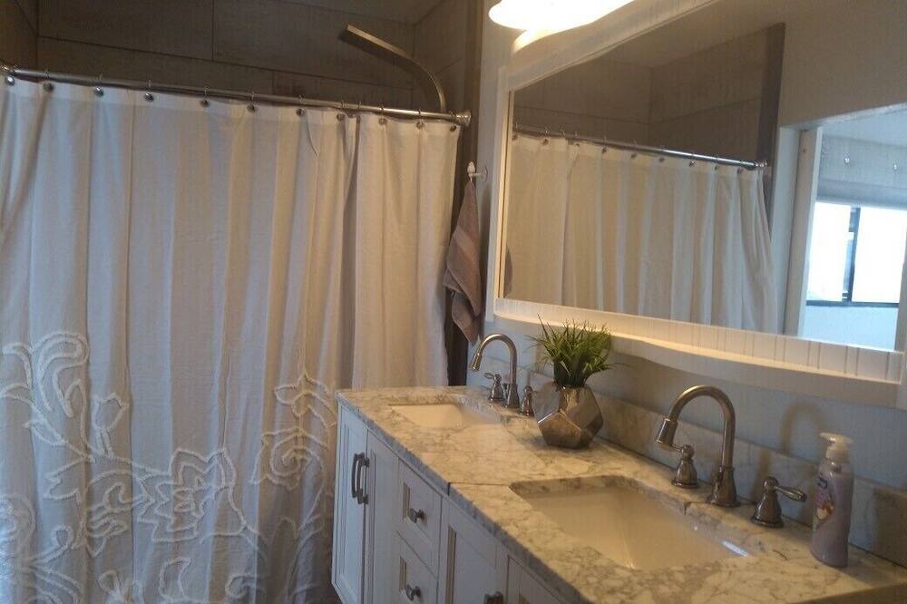 Photo of Bathroom in Black Canyon City