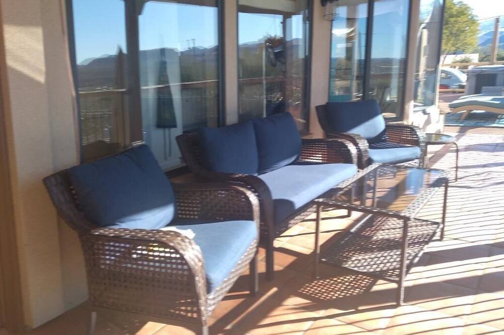 Photo of Livingroom in Black Canyon City