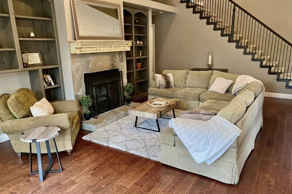 Photo of Livingroom in Folsom