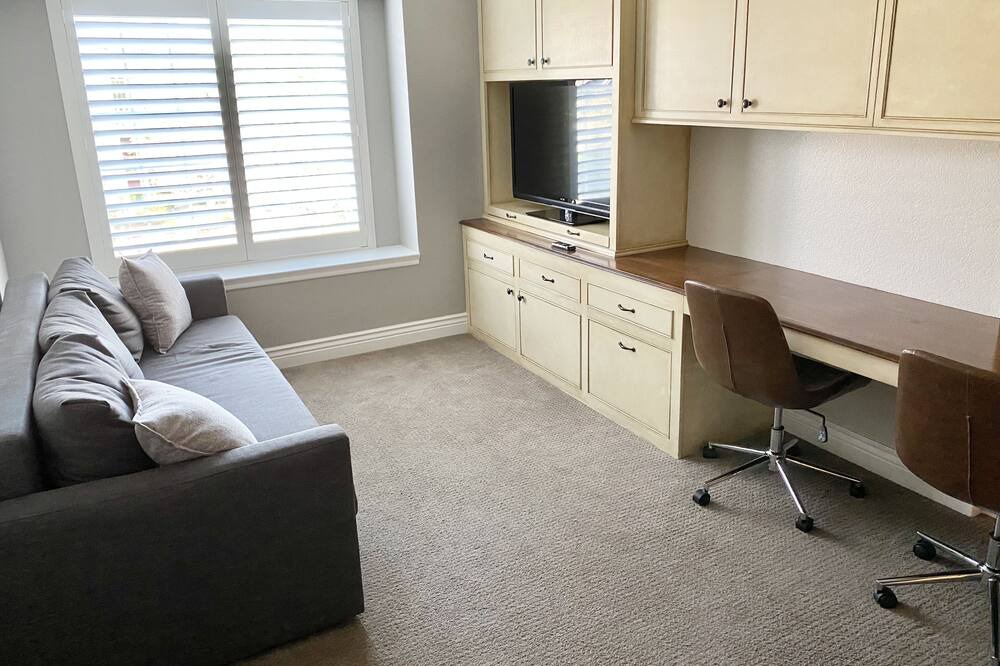 Photo of Bedroom in Folsom