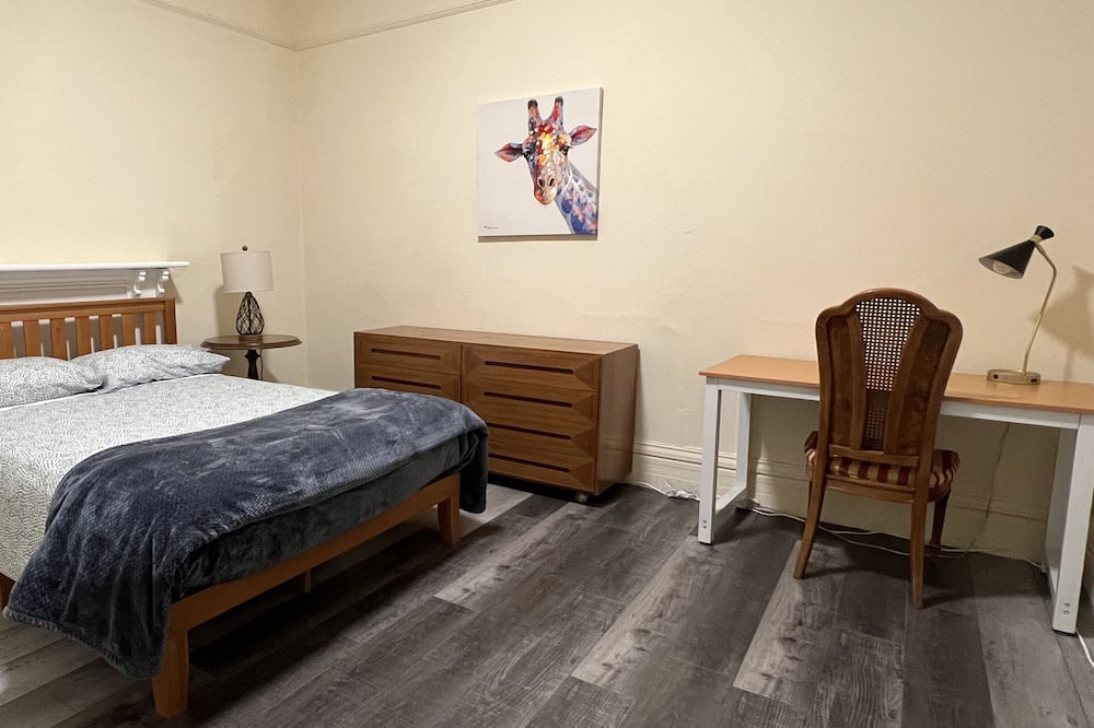 Photo of Bedroom in South Berkeley