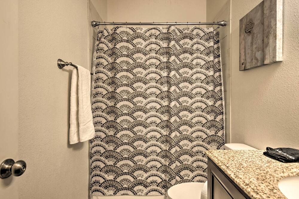 Photo of Bathroom in Sunset
