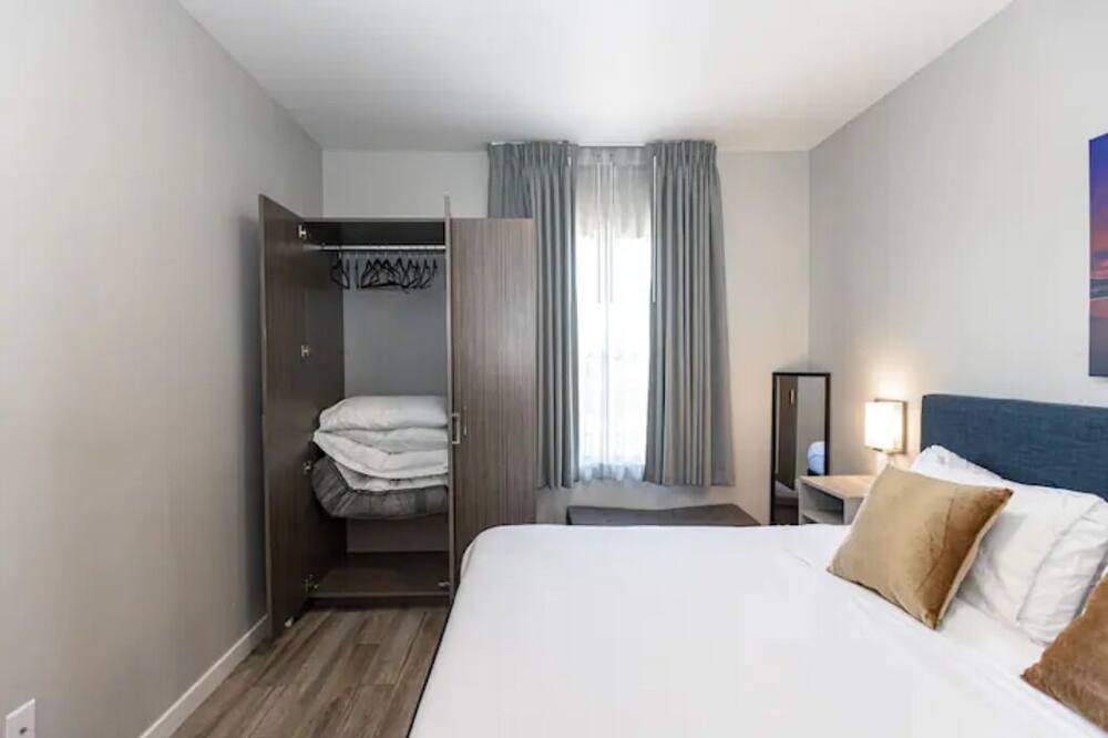 Photo of Bedroom in Midway District