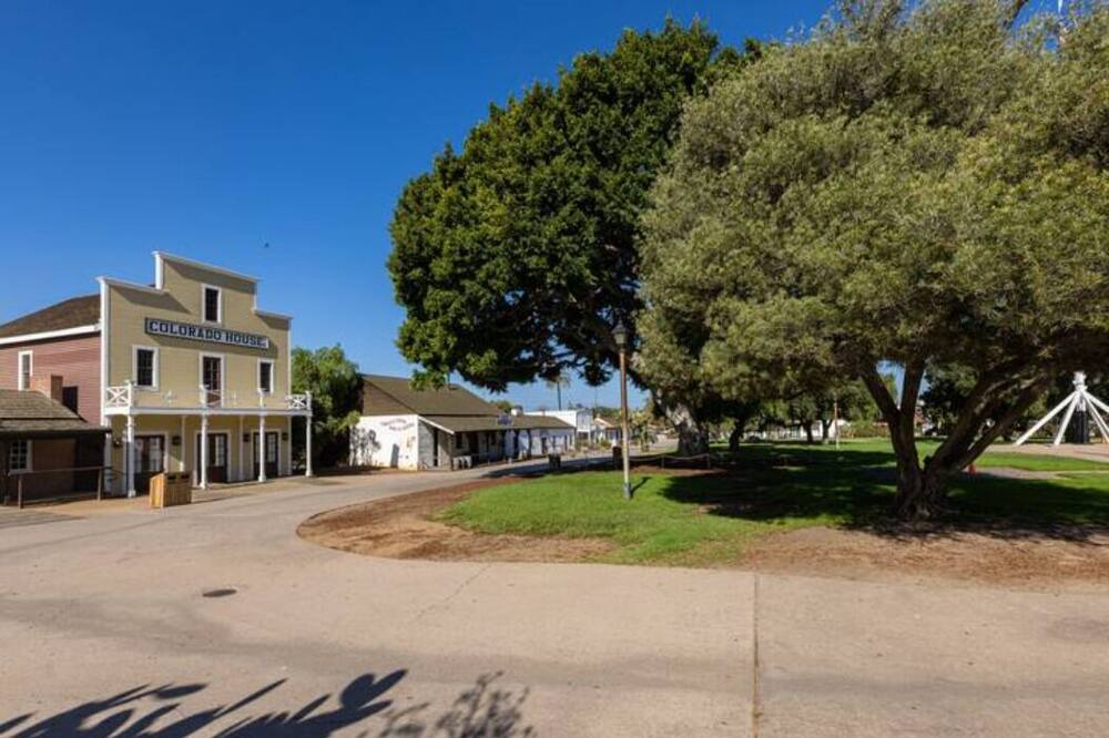 Photo of Outdoor in Midway District