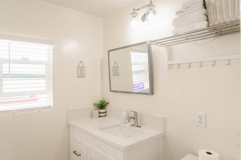 Photo of Bathroom in Midway District