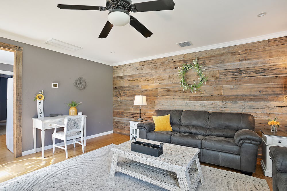 Photo of Livingroom in Central Point