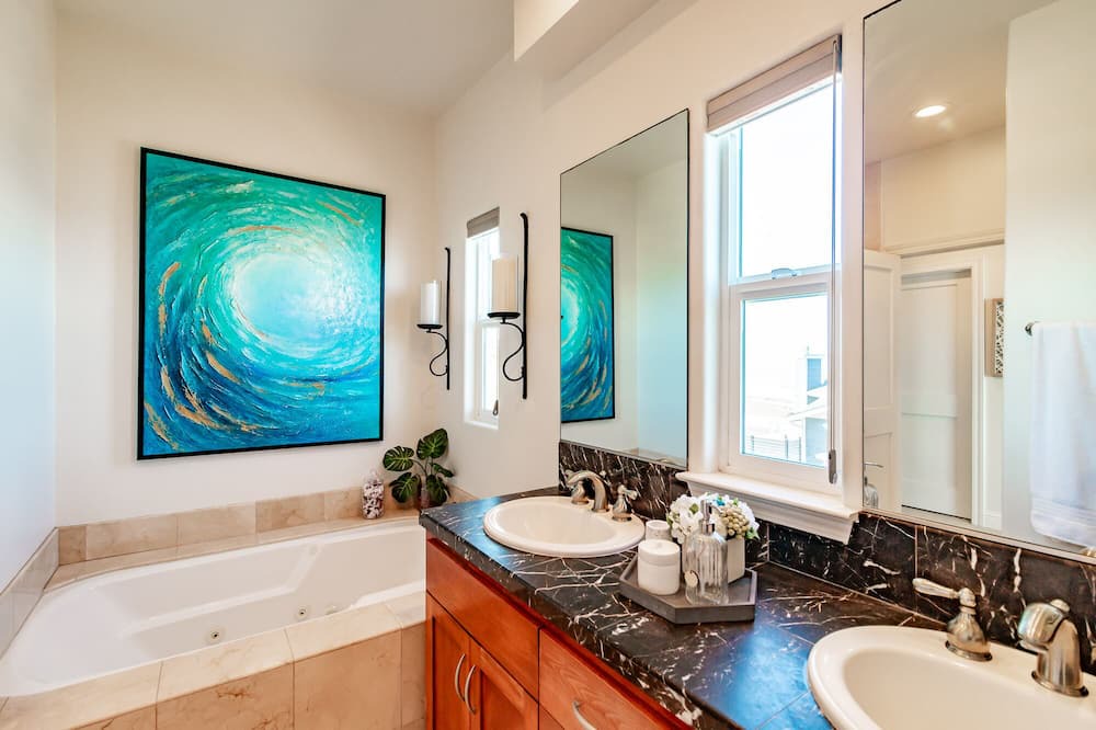 Photo of Bathroom in Cayucos