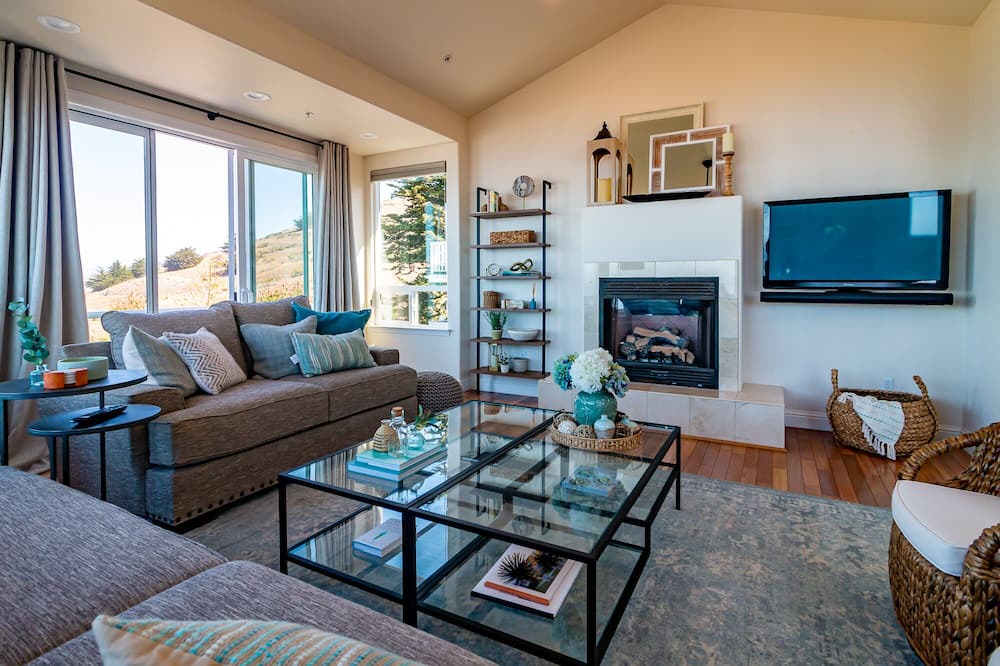 Photo of Livingroom in Cayucos