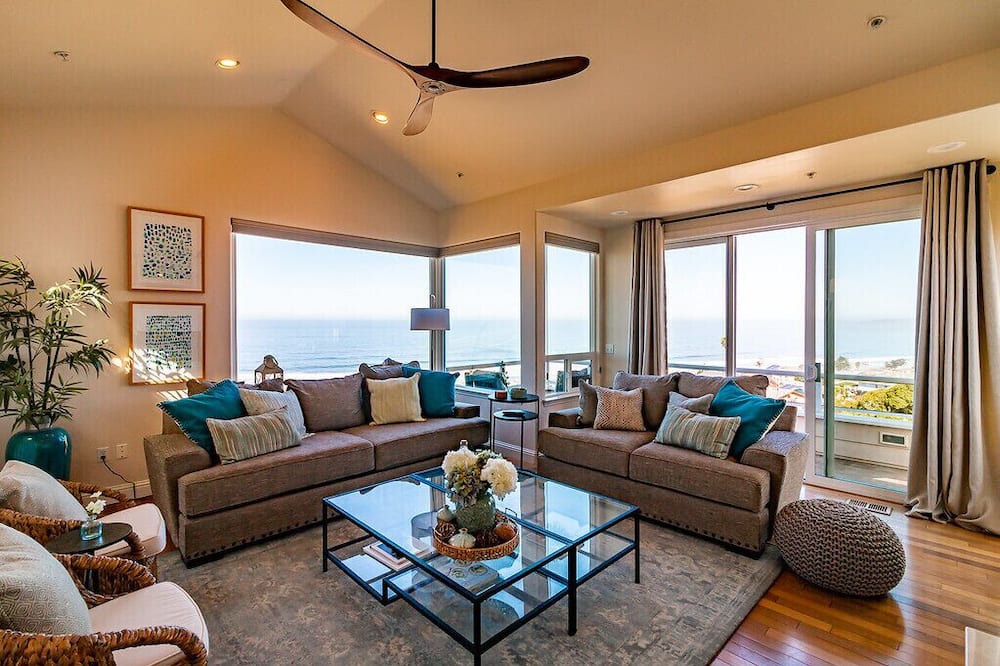 Photo of Livingroom in Cayucos