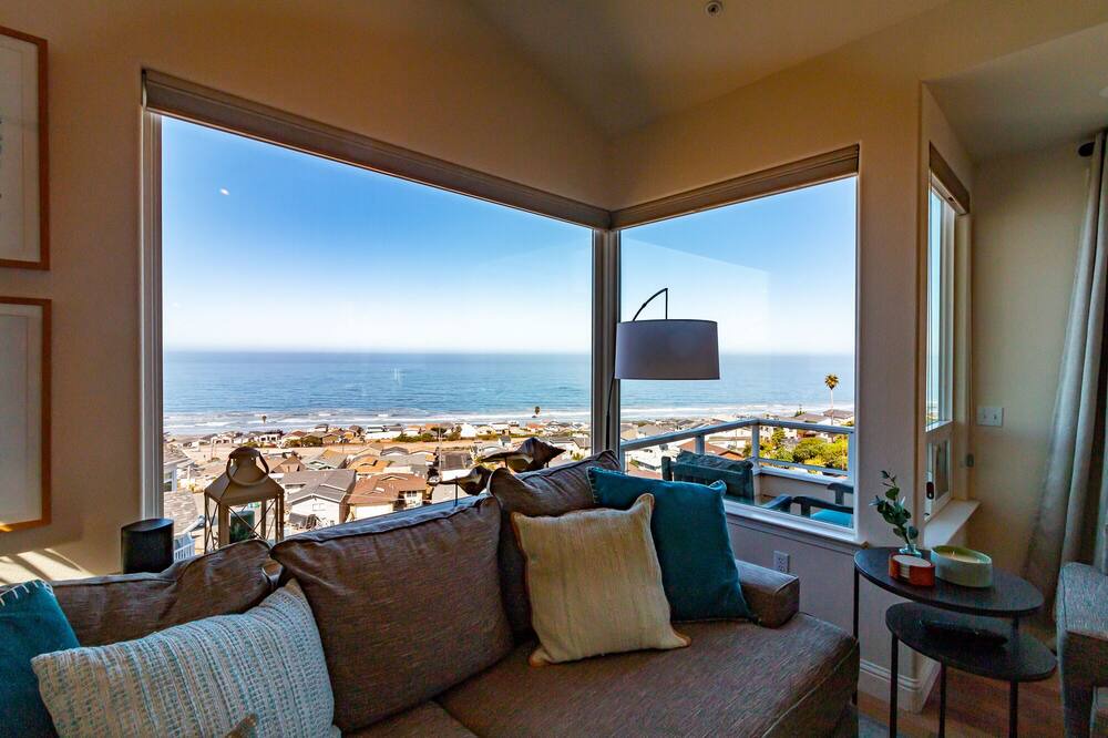 Photo of Livingroom in Cayucos