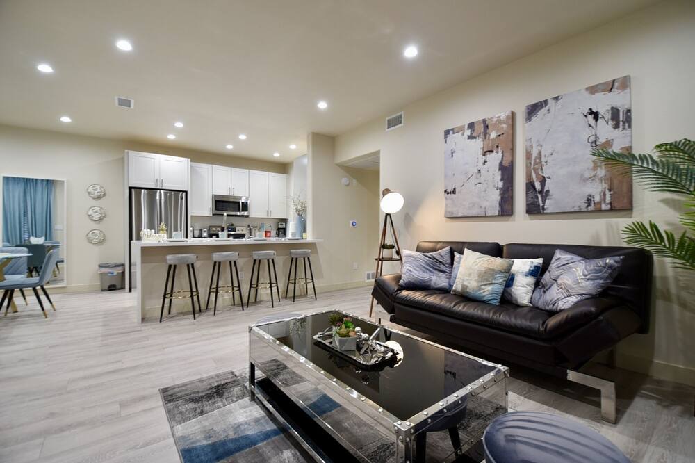 Photo of Livingroom in Spring Valley