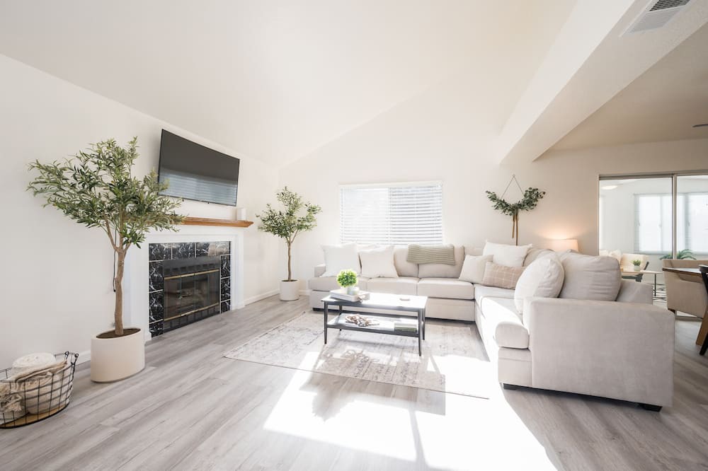 Photo of Livingroom in Santa Maria