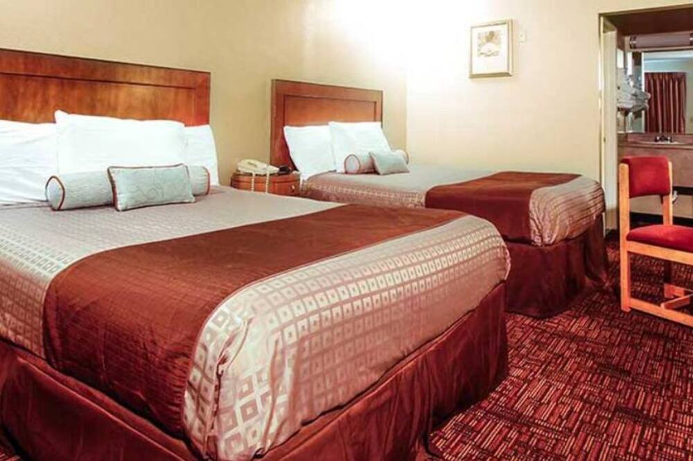 Photo of Bedroom in Midway-Pacific Highway