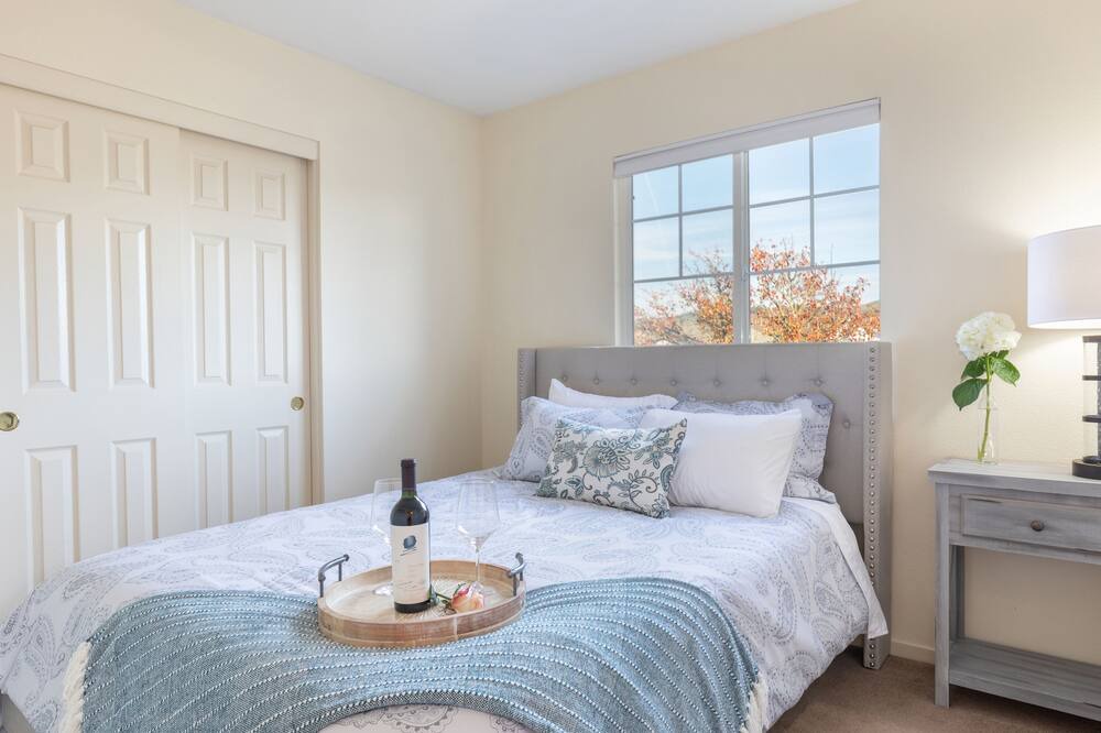 Photo of Bedroom in Santa Rosa