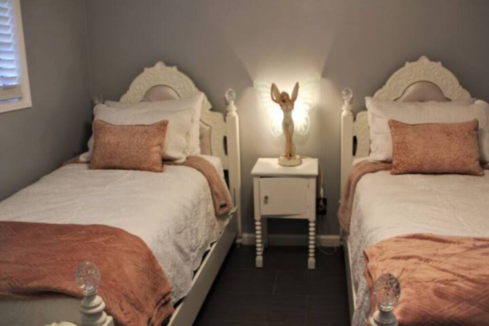 Photo of Bedroom in Orange