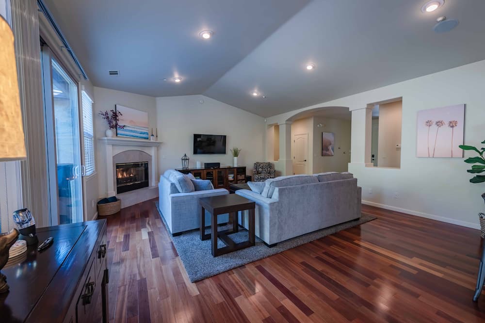 Photo of Bedroom in Arroyo Grande