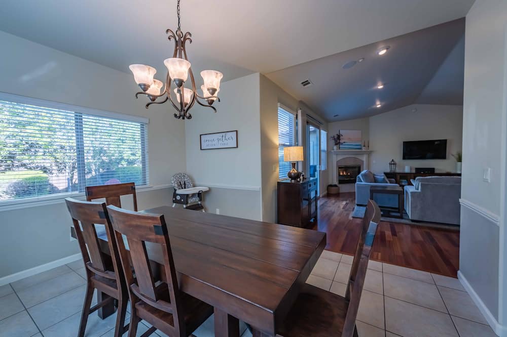 Photo of Bedroom in Arroyo Grande