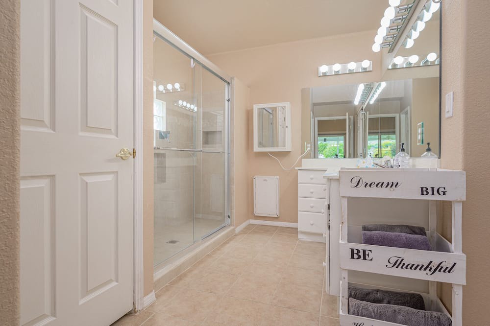 Photo of Bathroom in Bullhead City