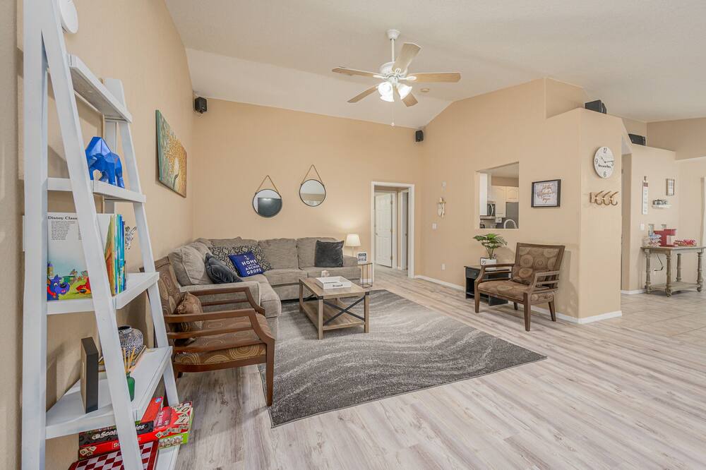 Photo of Livingroom in Bullhead City